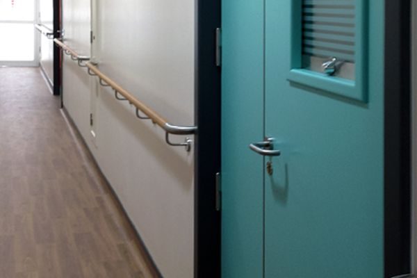 Puertas antibarricadas en Maxdecor